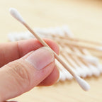 Eco-friendly swabs with wooden sticks